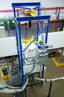 BULK BAG UNLOADING SYSTEM CONTAINS TOXIC DUST IN FLUORIDATION PLANTS