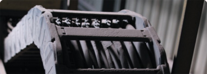 igus Heavy Duty Energy Chains - Specialised polymer materials endure extreme environments
