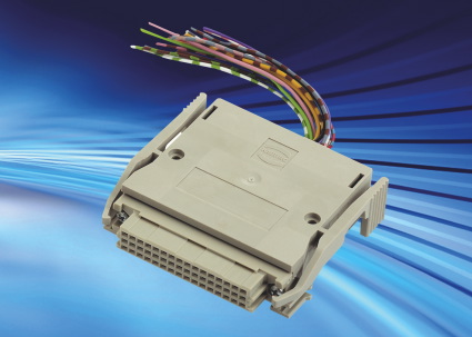 DIN 41612 connector with shell housing 