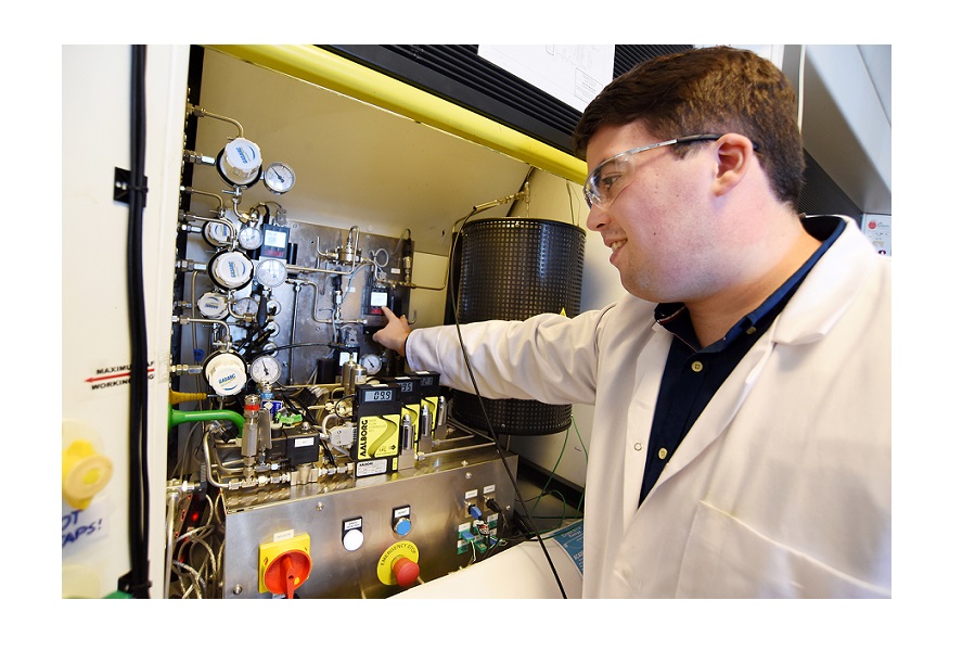 Hydrogen production apparatus for universities achieved with flexible valve cluster