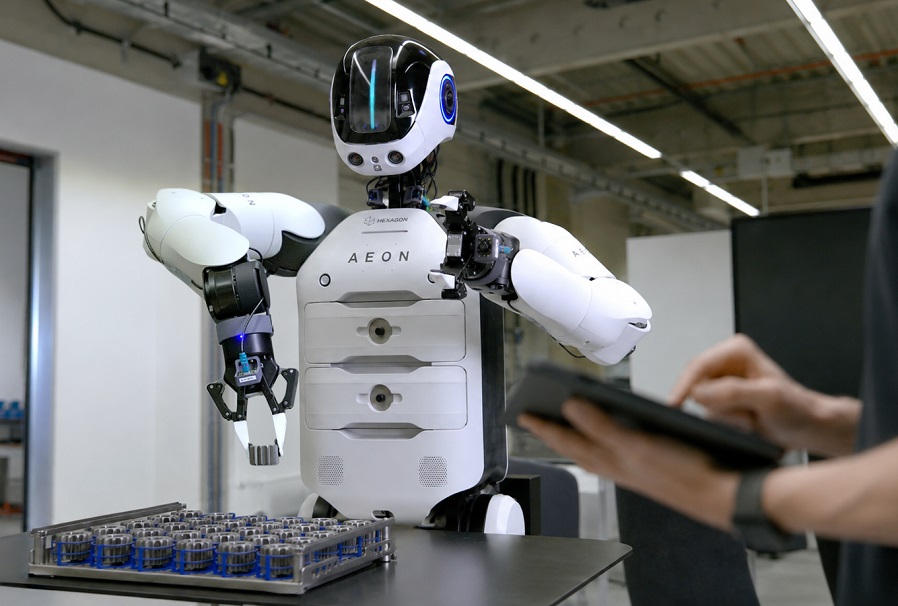 The first generation to grow up with AI has higher expectations of robots, Hexagon study finds