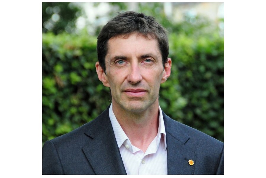 Ex Porton Down consultant calls for new measures to prevent the transmission of COVID-19