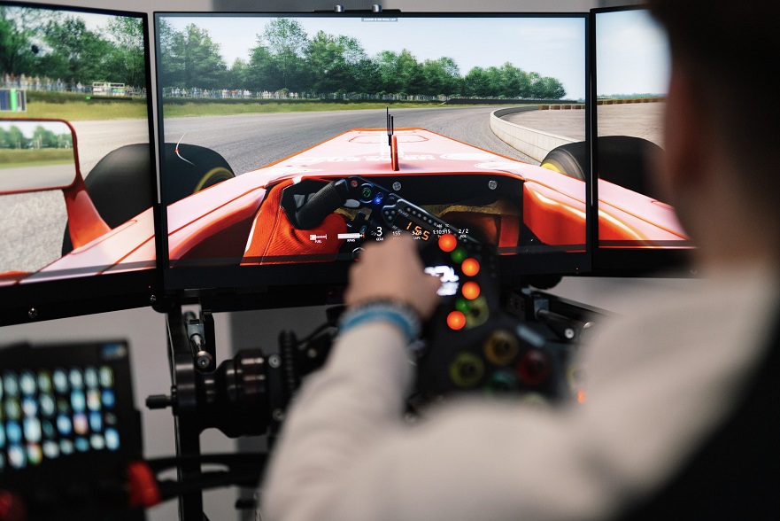 GO! Greaves 3D and igus take the lead  in race to perfectly simulate motorsport
